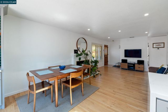 2420 Doidge Ave, Pinole, CA 94564