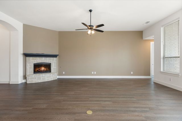 1696 Storey Lane, Waxahachie, TX 75165