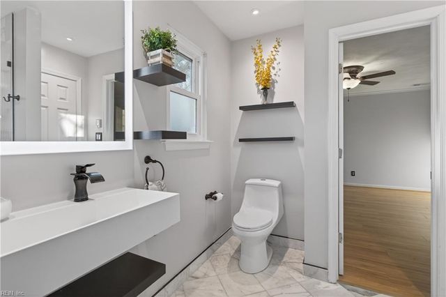 6415 Pelican CRES N, Suffolk, VA 23435