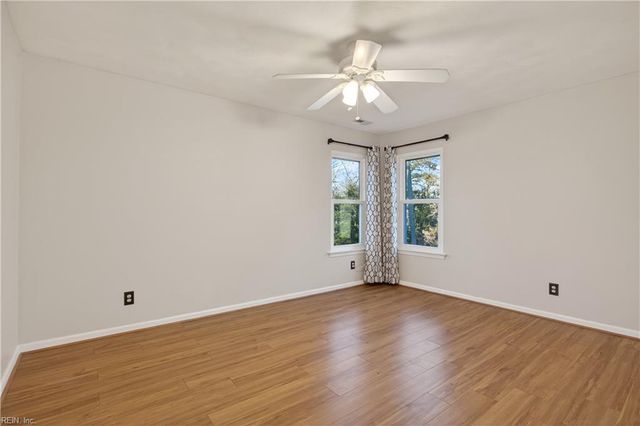 6415 Pelican CRES N, Suffolk, VA 23435