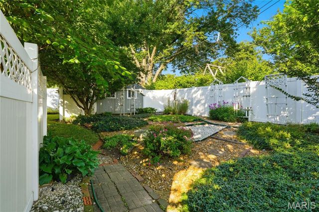 2005 Cleopatra Drive, Fenton, MO 63026