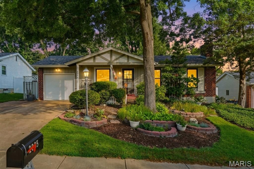 2005 Cleopatra Drive, Fenton, MO 63026