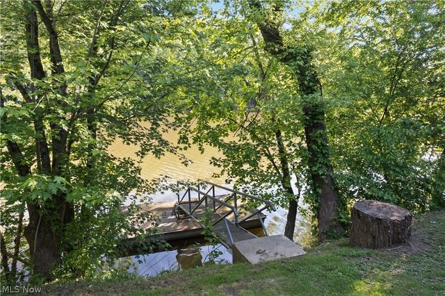 842 River Road, Davisville, WV 26142