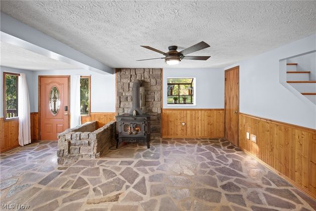 842 River Road, Davisville, WV 26142