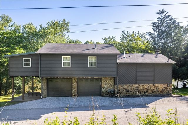 842 River Road, Davisville, WV 26142