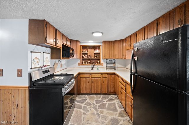 842 River Road, Davisville, WV 26142