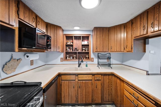 842 River Road, Davisville, WV 26142