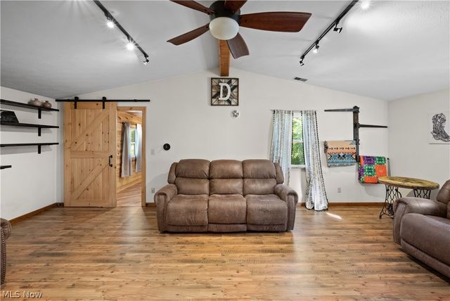 842 River Road, Davisville, WV 26142