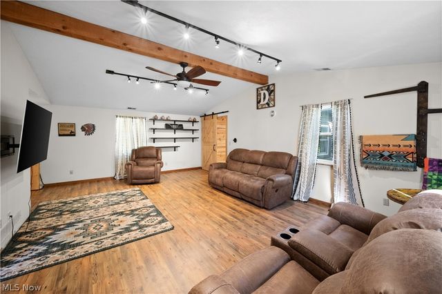 842 River Road, Davisville, WV 26142