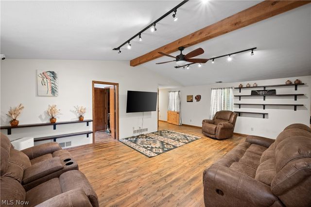 842 River Road, Davisville, WV 26142