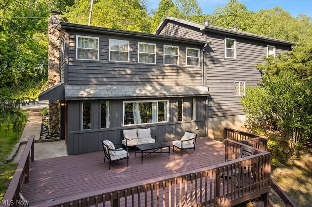 842 River Road, Davisville, WV 26142