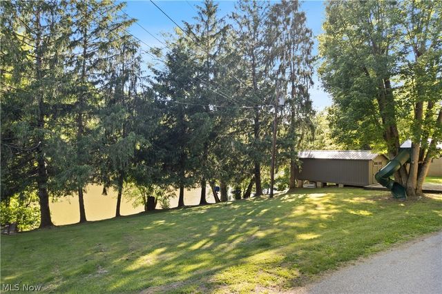 842 River Road, Davisville, WV 26142