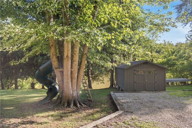 842 River Road, Davisville, WV 26142