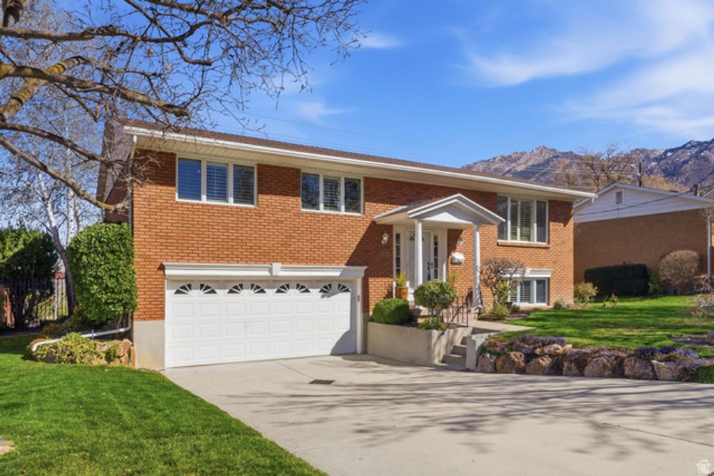 Image 2 of property listing at 2551 E SUNDOWN AVE, Cottonwood Heights, UT 84121
