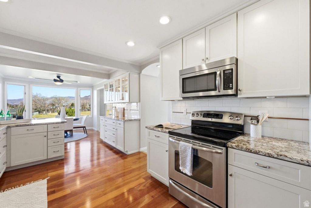 Image 18 of property listing at 2551 E SUNDOWN AVE, Cottonwood Heights, UT 84121