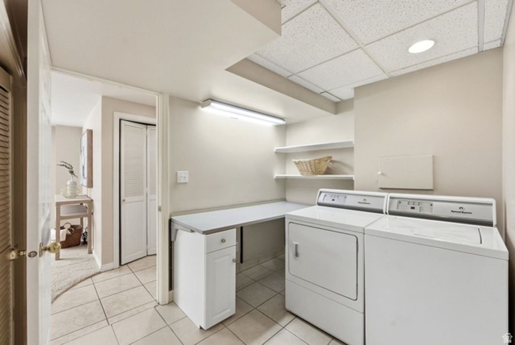 Image 31 of property listing at 2551 E SUNDOWN AVE, Cottonwood Heights, UT 84121