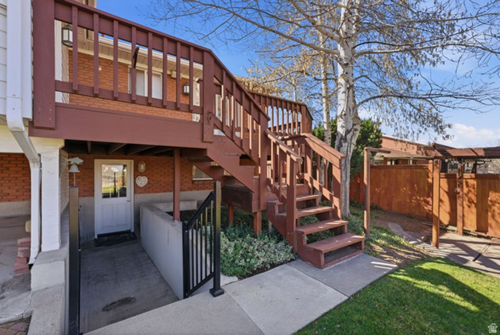 Image 35 of property listing at 2551 E SUNDOWN AVE, Cottonwood Heights, UT 84121