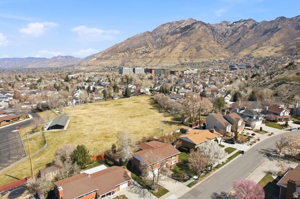 Image 41 of property listing at 2551 E SUNDOWN AVE, Cottonwood Heights, UT 84121