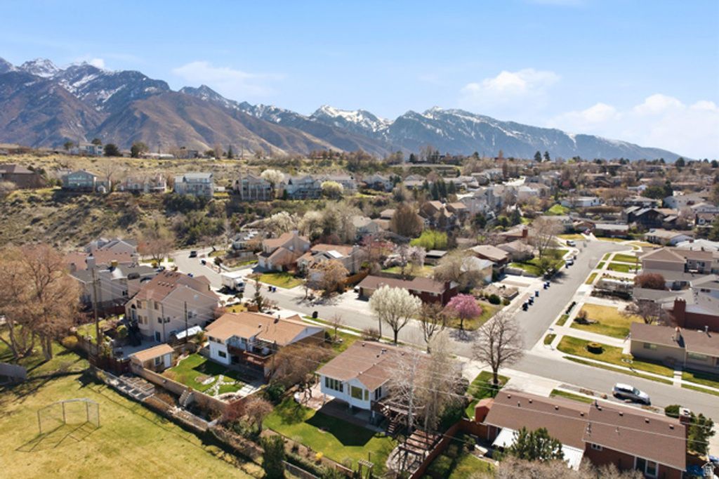 Image 42 of property listing at 2551 E SUNDOWN AVE, Cottonwood Heights, UT 84121