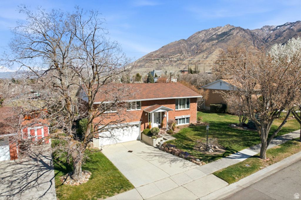 Image 43 of property listing at 2551 E SUNDOWN AVE, Cottonwood Heights, UT 84121