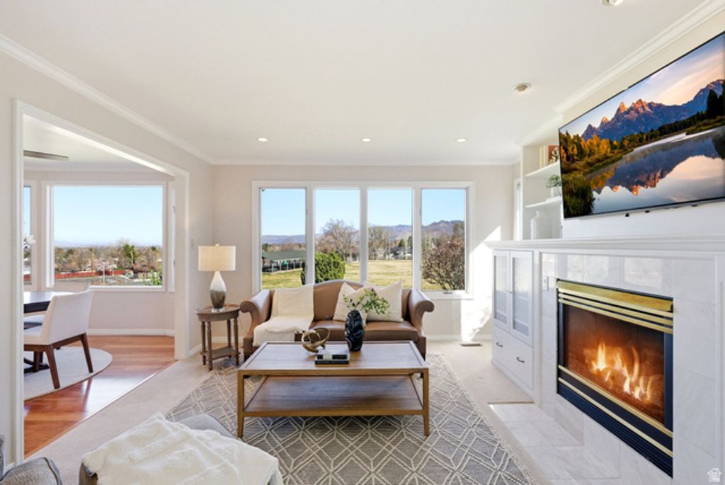 Image 10 of property listing at 2551 E SUNDOWN AVE, Cottonwood Heights, UT 84121