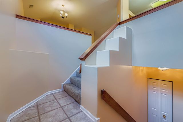 1212 Shawford Way, Elgin, IL 60120