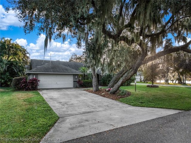 105 Watersedge Lane, Lake Placid, FL 33852