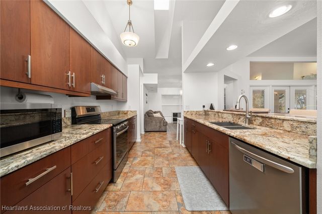 105 Watersedge Lane, Lake Placid, FL 33852