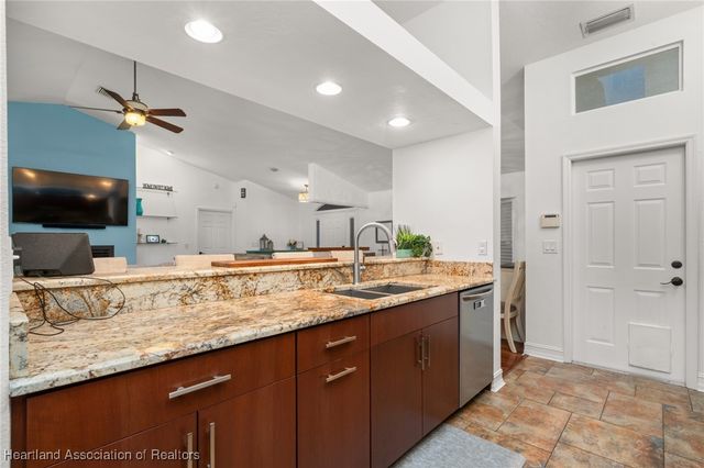 105 Watersedge Lane, Lake Placid, FL 33852