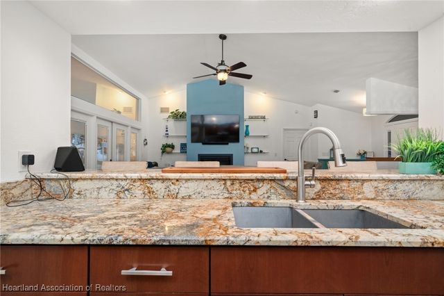 105 Watersedge Lane, Lake Placid, FL 33852