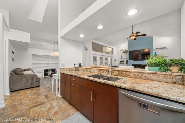 105 Watersedge Lane, Lake Placid, FL 33852