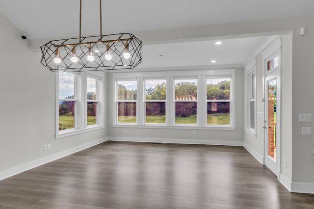 5043 High Park Hill Dr, Arrington, TN 37014