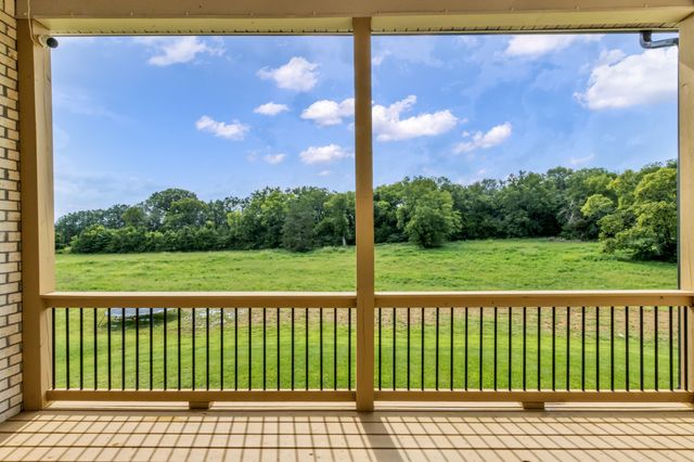 5043 High Park Hill Dr, Arrington, TN 37014