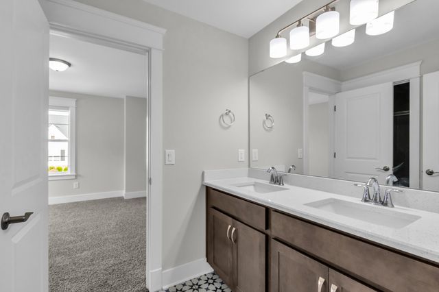 5043 High Park Hill Dr, Arrington, TN 37014