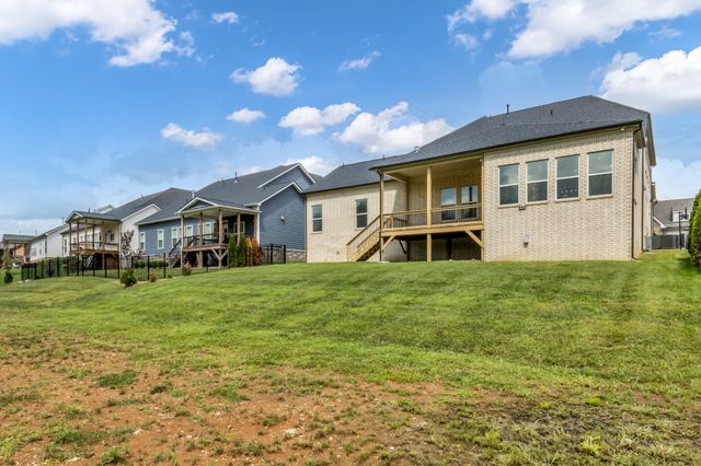 5043 High Park Hill Dr, Arrington, TN 37014