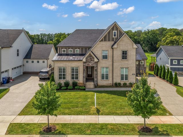 5043 High Park Hill Dr, Arrington, TN 37014