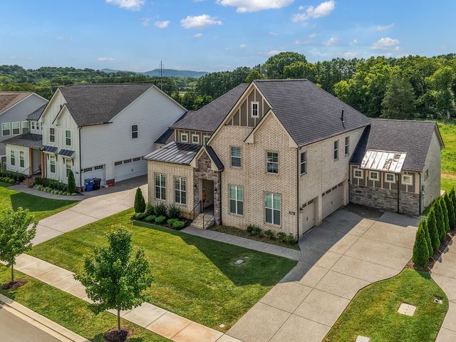 5043 High Park Hill Dr, Arrington, TN 37014
