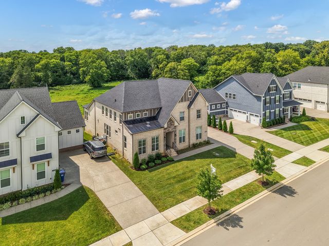 5043 High Park Hill Dr, Arrington, TN 37014