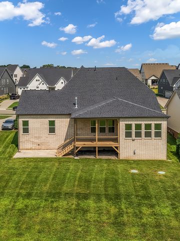 5043 High Park Hill Dr, Arrington, TN 37014