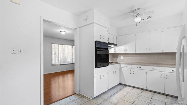 119 Felps, Blanco, TX 78606