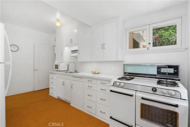 2364 Canyon Drive, Los Angeles, CA 90068