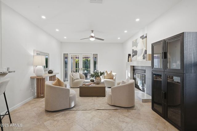 3846 E KERESAN Street, Phoenix, AZ 85044