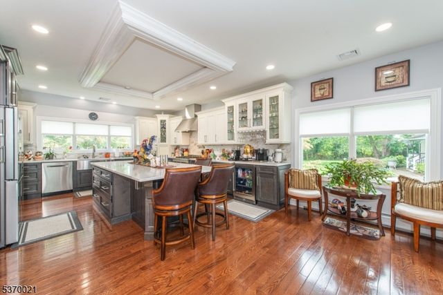 18 Cleary Pl, Fairfield Twp., NJ 07004