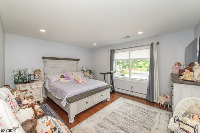 18 Cleary Pl, Fairfield Twp., NJ 07004