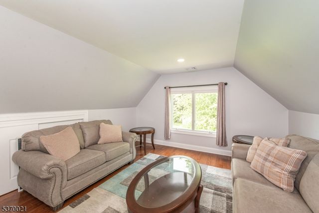 18 Cleary Pl, Fairfield Twp., NJ 07004