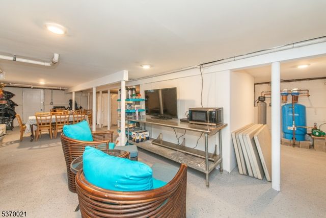 18 Cleary Pl, Fairfield Twp., NJ 07004