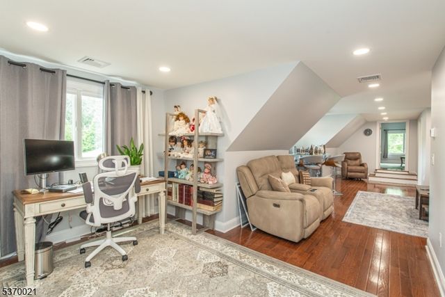 18 Cleary Pl, Fairfield Twp., NJ 07004