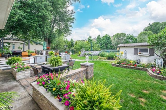 18 Cleary Pl, Fairfield Twp., NJ 07004