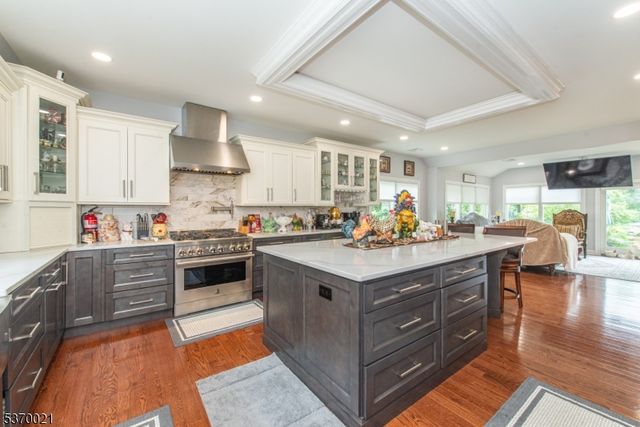 18 Cleary Pl, Fairfield Twp., NJ 07004