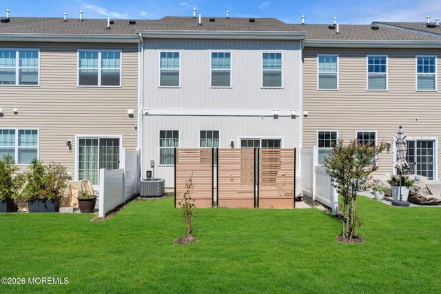 22 Coburgh Drive, Wall, NJ 07753
